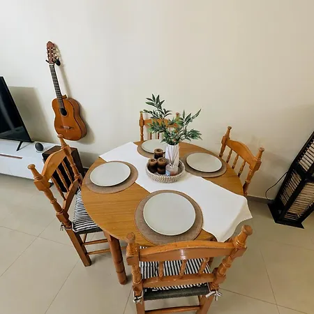 Sea Breeze Apartment *